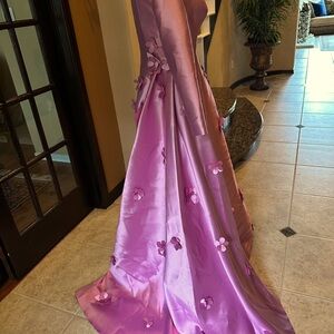 Beautiful dress for teenagers prom and sweet 16 and engagements